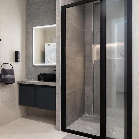 Modern 1br Maisonette With Back Yard - Close To Manoel Island Saint Julians & Tigne Shopping Mall Gzira