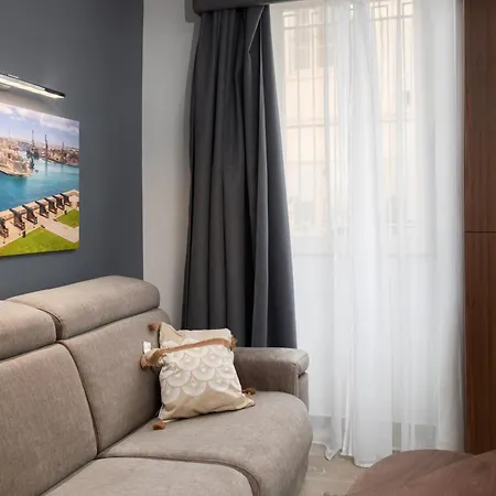 Holiday home Modern 1br Maisonette With Back Yard - Close To Manoel Island Saint Julians & Tigne Shopping Mall Gzira