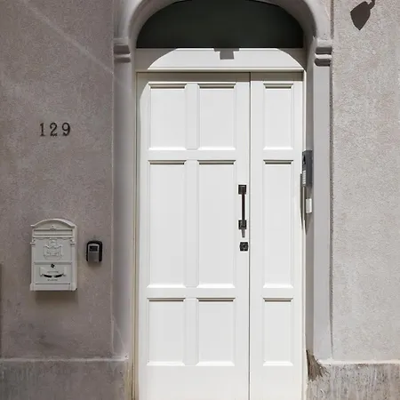 Feriehus Modern 1br Maisonette With Back Yard - Close To Manoel Island Saint Julians & Tigne Shopping Mall