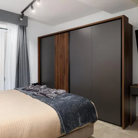 Modern 1br Maisonette With Back Yard - Close To Manoel Island Saint Julians & Tigne Shopping Mall Gzira