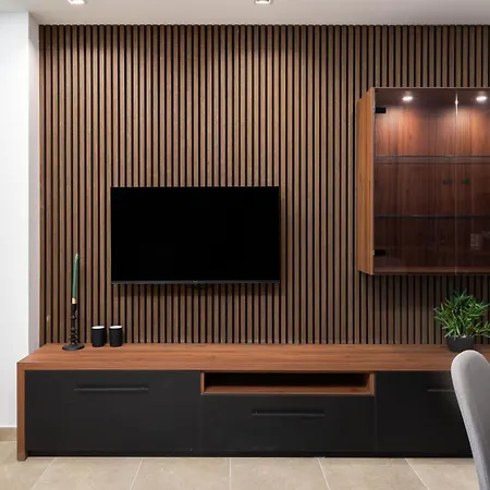 Feriehus Modern 1br Maisonette With Back Yard - Close To Manoel Island Saint Julians & Tigne Shopping Mall *