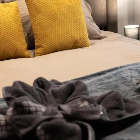 Case de vacanță Modern 1br Maisonette With Back Yard - Close To Manoel Island Saint Julians & Tigne Shopping Mall *