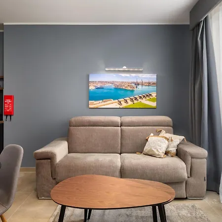 Modern 1br Maisonette With Back Yard - Close To Manoel Island Saint Julians & Tigne Shopping Mall