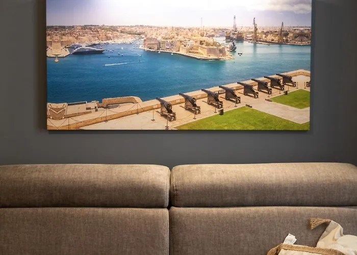 Modern 1br Maisonette With Back Yard - Close To Manoel Island Saint Julians & Tigne Shopping Mall Gzira