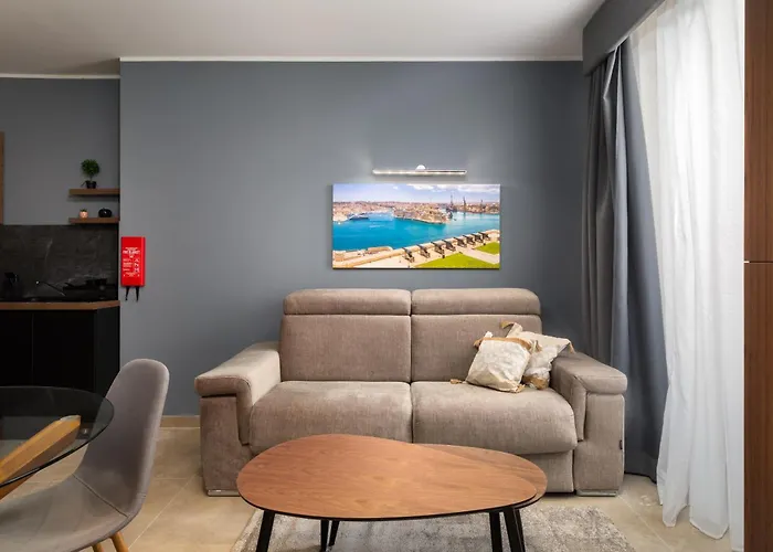 Modern 1br Maisonette With Back Yard - Close To Manoel Island Saint Julians & Tigne Shopping Mall