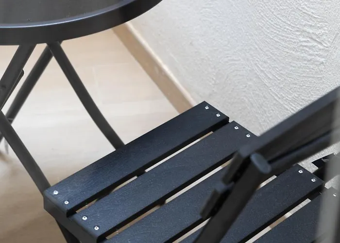 Modern 1br Maisonette With Back Yard - Close To Manoel Island Saint Julians & Tigne Shopping Mall Tatil Evi