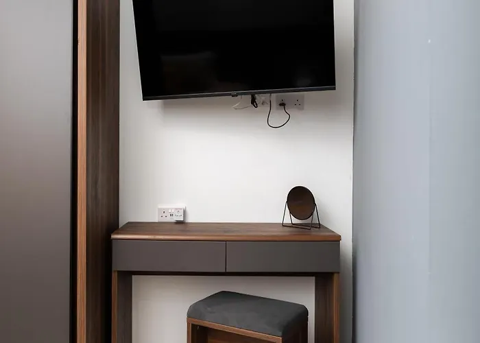 Modern 1br Maisonette With Back Yard - Close To Manoel Island Saint Julians & Tigne Shopping Mall Tatil Evi Gzira